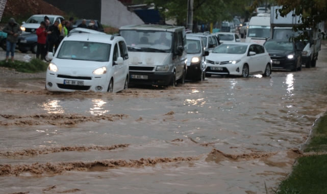 Kahramanmaraş’ta sağanak ve dolu etkili oldu