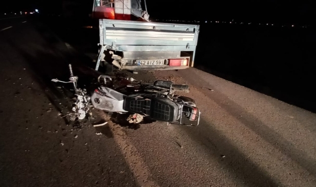 Kamyonete çarpan motosikletli öldü