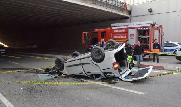 Karaman'da üst geçitten düşen araçtaki 2 kişi öldü, 1 kişi yaralandı