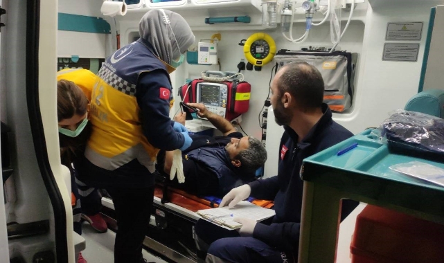 Karşıya geçmek isterken canından oluyordu