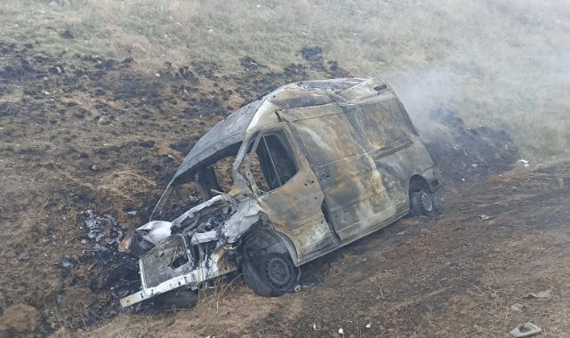Kaza yapan ambulans küle döndü: 5 yaralı