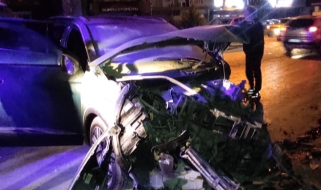 Kuşadası'nda trafik kazası: 3 yaralı
