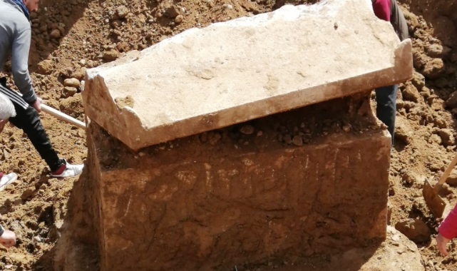 Lahidin içindeki 4 çömlek müzede açıldı