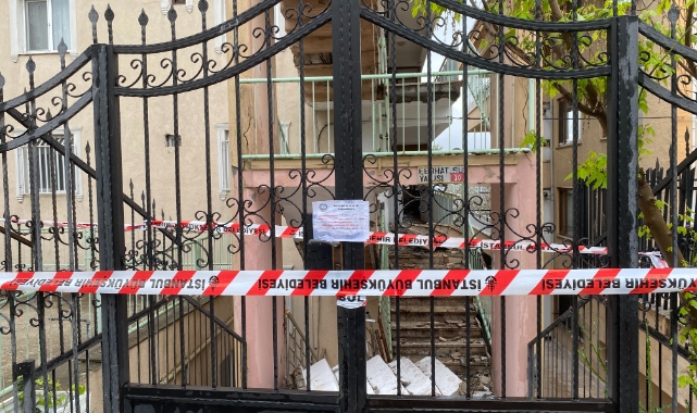Merdivenleri çöken bina mühürlendi