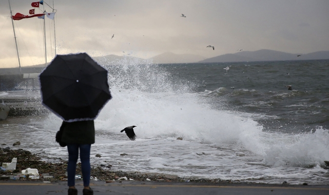 Meteorolojiden Akdeniz'e fırtına uyarısı