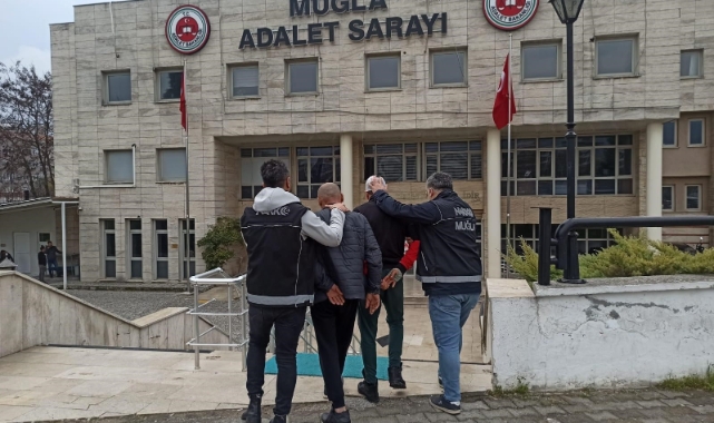 Muğla'da zehir tacirlerine operasyon