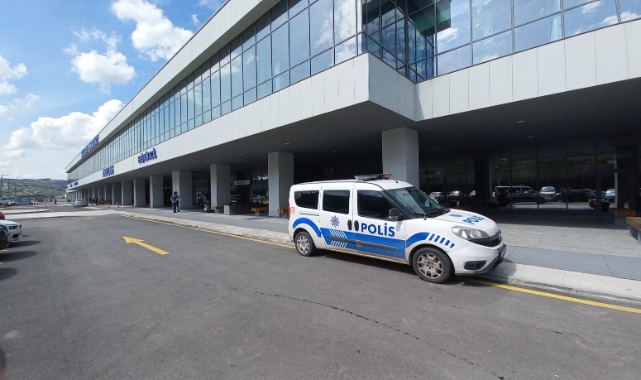 Mutfak dağınık diye annesini bıçakladı