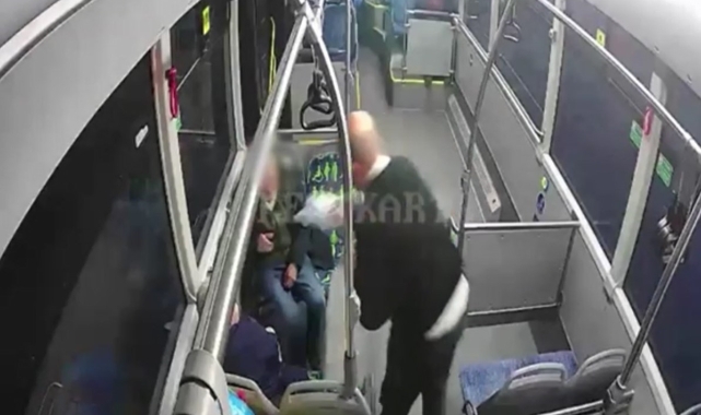 Otobüs şoförü iftara yetişemeyen yolculara yiyecek dağıttı