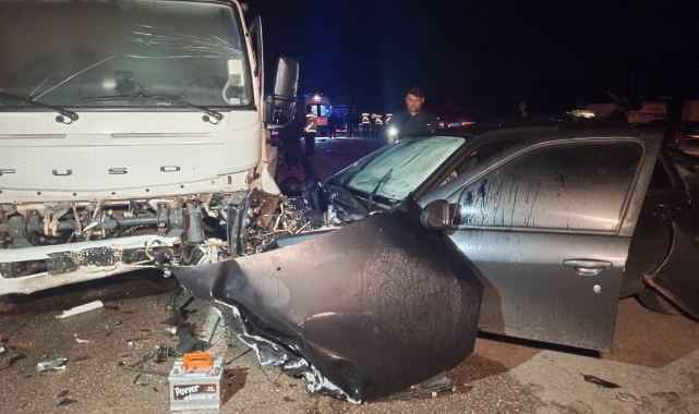 Otomobile çarpmamak için vinçle çarpıştı! 2 ölü