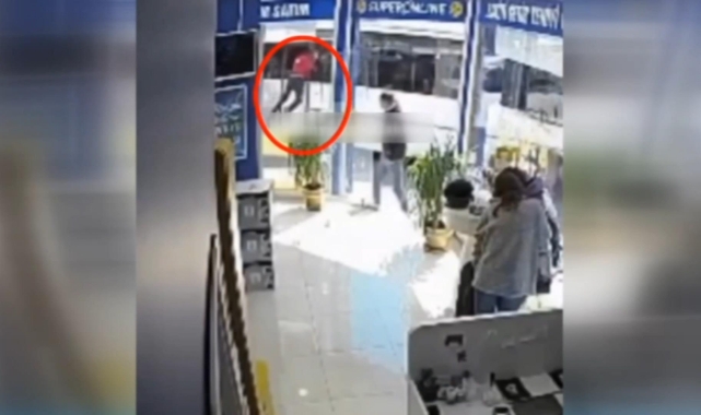 Polis otobüsünün camını kıran kaçak göçmen yakalandı