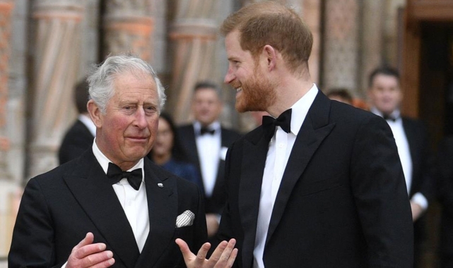 Prens Harry Kral Charles'ın taç giyme törenine katılacak