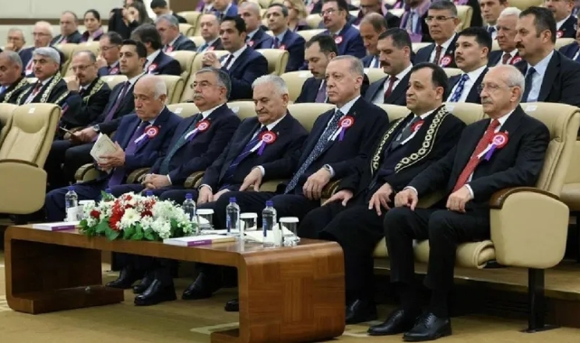Siyasetteki gerilim AYM törenine de yansıdı