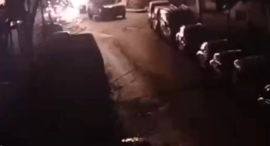 Sultangazi'de elektrik kablolarında oluşan patlama korkuttu