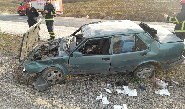 Takla atan otomobilde sıkışan sürücü yaralandı