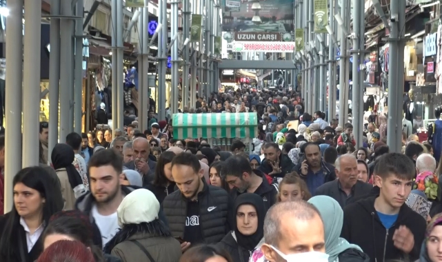 Tarihi Uzun Çarşı’da bayram yoğunluğu