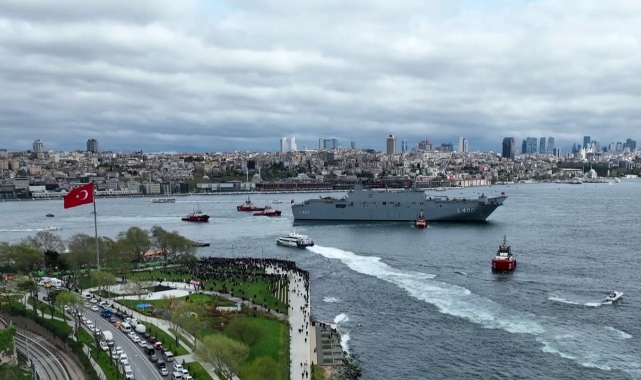 TCG Anadolu gemisi, İstanbul Boğazı’nda seyretti