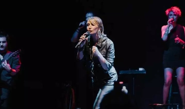 Toronto Massey Hall'de Sıla rüzgarı esti