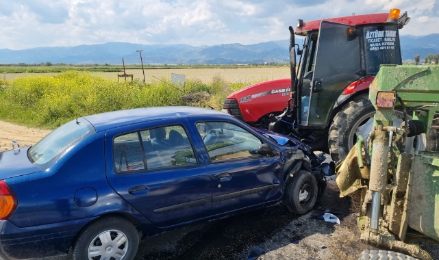 Traktör ile otomobil çarpıştı! 1 yaralı