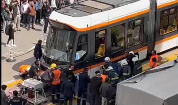 Tramvayın çarptığı kadından acı haber!