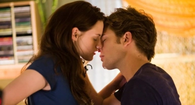 "Twilight" serisi dizi oluyor