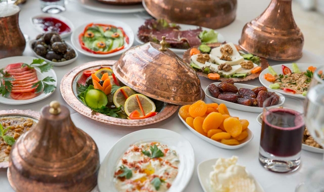 Uzman isimden öneri: Ramazan ayında kilo almanın ve vermenin önüne geçmek için...