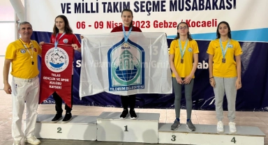 Yıldırım'ın altın kulaçlarından 15 madalya