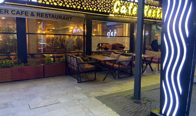 Yolda karşılaşıp birbirlerine kurşun yağdırdılar