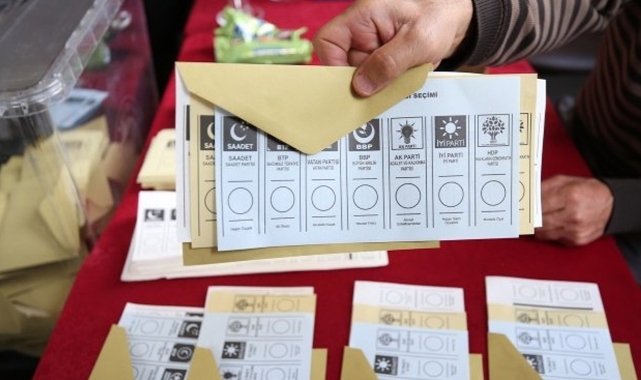 Oy pusulasında parti sıralaması belli oldu