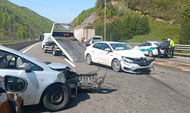 Zincirleme kaza! TEM Otoyolu trafiğe kapandı