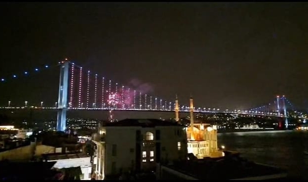 15 Temmuz Şehitler Köprüsü'nde seçim kutlaması