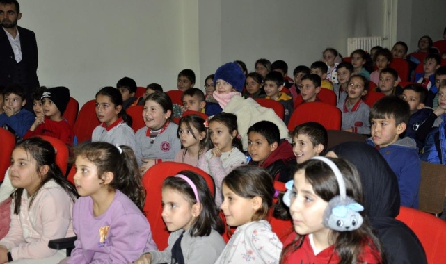 5 bin çocuk tiyatroyla buluştu