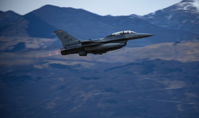 ABD'ye ait F-16 savaş uçağı Güney Kore'de düştü