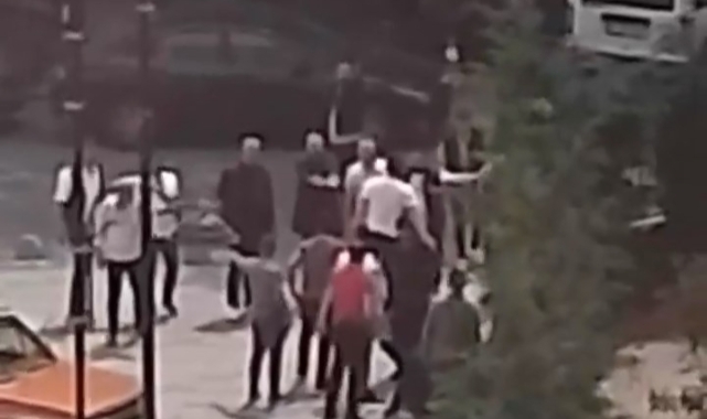 Adliye önünde silahlı çatışma