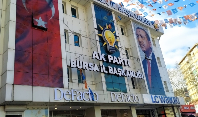 AK Parti Bursa'da alkış sesleri yükseldi