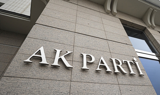 AK Parti İl Başkanlığına taşlı saldırı!