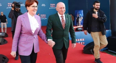 Akşener'den bir ilk! Sahneye eşiyle çıktı