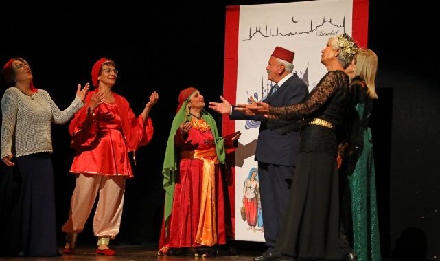 Aktif yaşlılardan müzikal komedi
