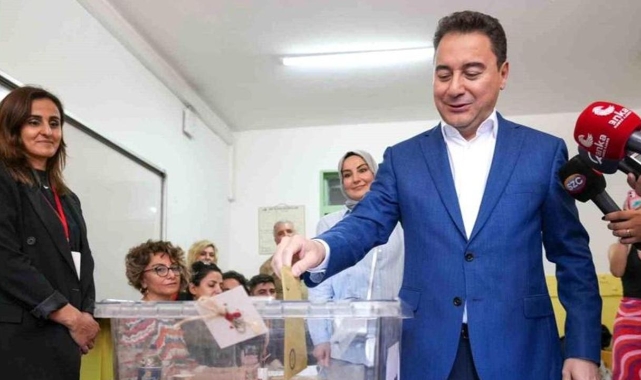 Ali Babacan: "Bugün halkın egemenliğini ilan ettiği bir gün"
