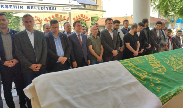 Ali Babacan cenaze için Bursa'da
