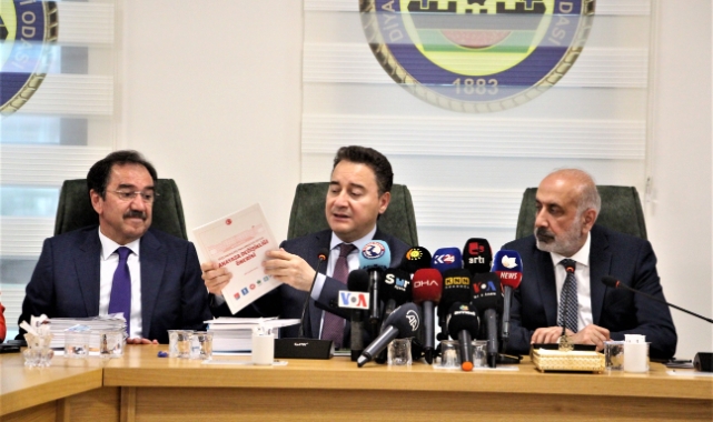 Ali Babacan'dan sandık açıklaması