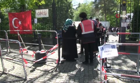Almanya’da seçimler için oy verme işlemi sona erdi