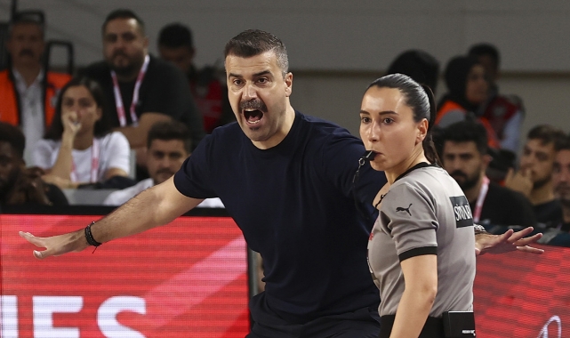 Anadolu Efes aradığı hocayı Türkiye'de buldu