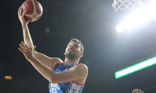 Anadolu Efes yarı finale yükseldi!