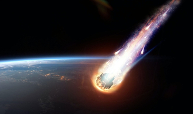 Avustralya’da düşen meteor gökyüzünü aydınlattı