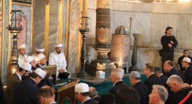 Ayasofya'da İstanbul'un fethi için mevlit okundu