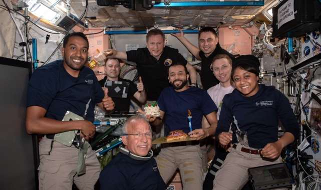 BAE’li astronot uzayda doğum günü kutladı