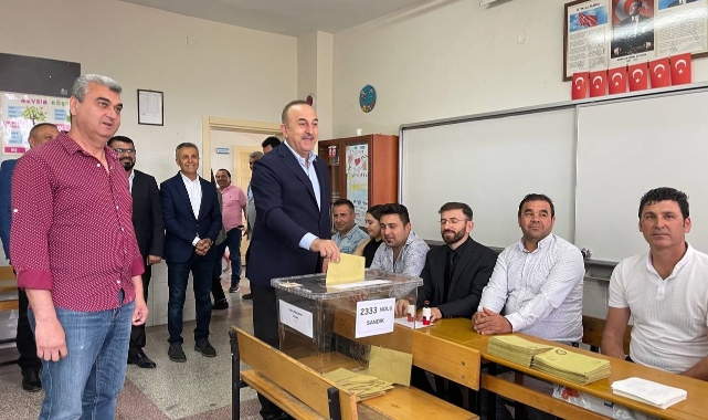 Bakan Çavuşoğlu ikinci tur oyunu kullandı