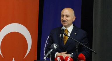Bakan Karaismailoğlu: "Gençlerin gözlerindeki ışıltıyı Türkiye ve dünyaya yaymak görevimiz"