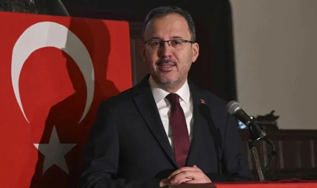 Bakan Kasapoğlu Hakan Çalhanoğlu'nu tebrik etti
