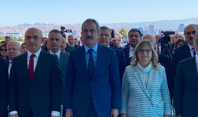 Bakan Özer: "465 bin kişi okul, yurt ve öğretmenevlerimizde kaldı"